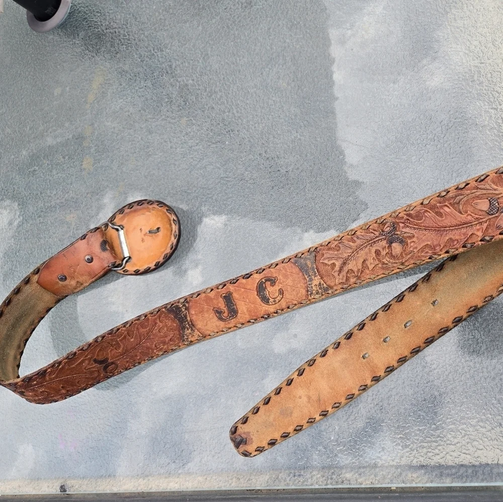 Vtg 70's Brown Hand Carved TOOLED Leather 42